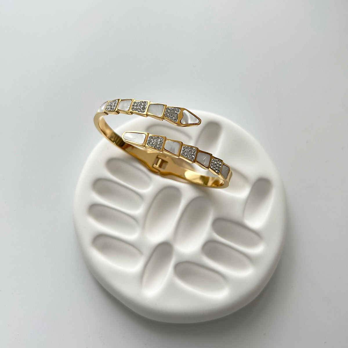 ZIRCON CUFF STAINLESS STEEL BANGLE