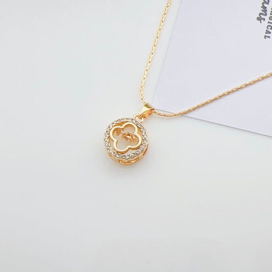 Luxurious Design Pendant Dancing Diamond