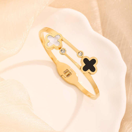 BLACK AND WHITE DOUBLE CLOVER BANGLE