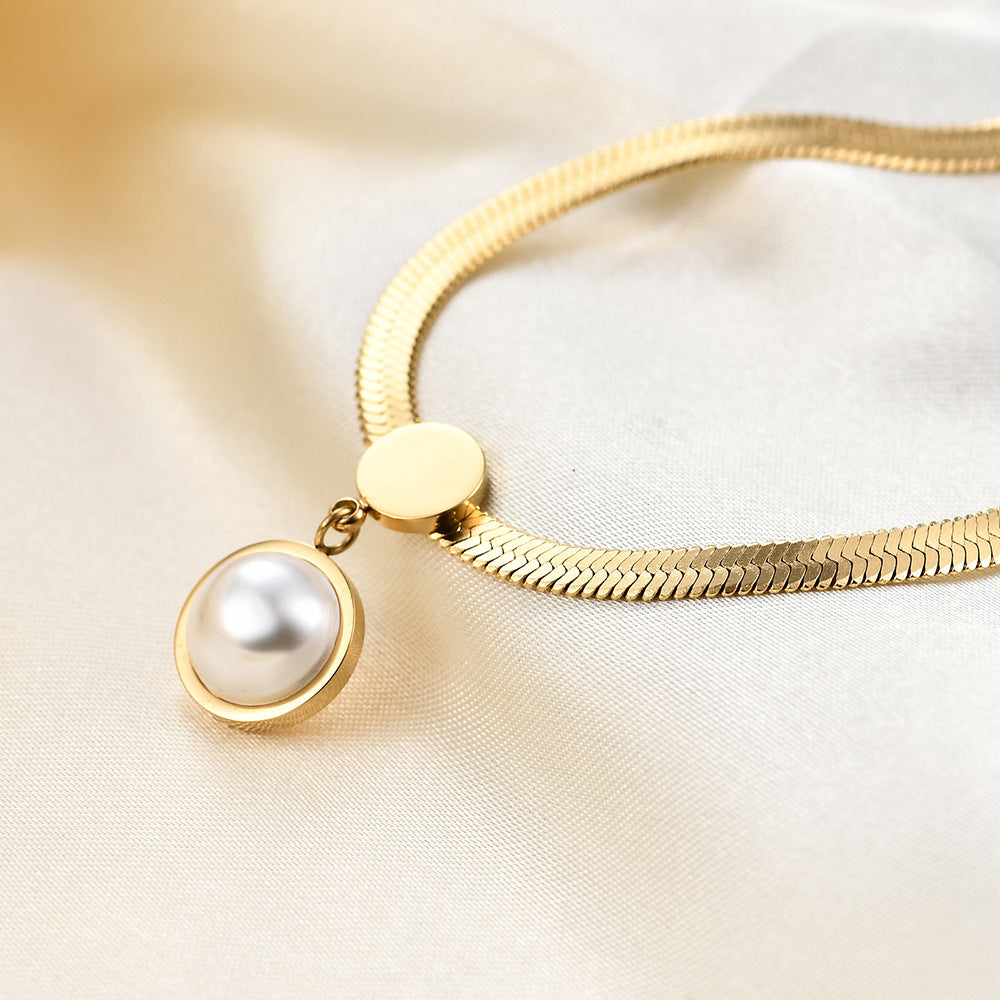 Snake Chain Round Pearl Pendant Necklace