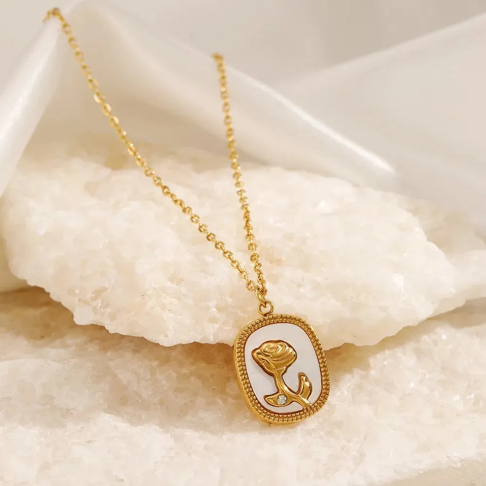 VINTAGE ROSE PENDANT