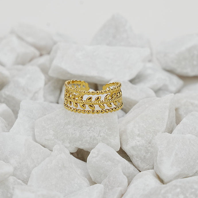 Adjustable laurel leaf ring