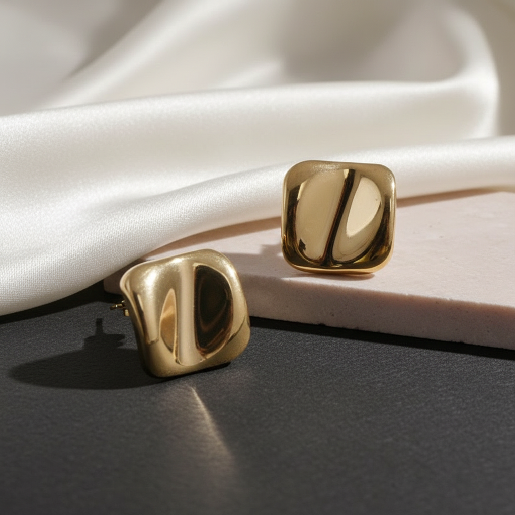 GOLDEN SQUARE EARRINGS