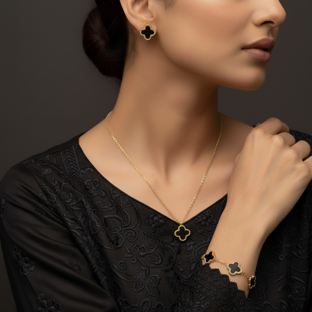 BLACK CLOVER JEWELLERY SET