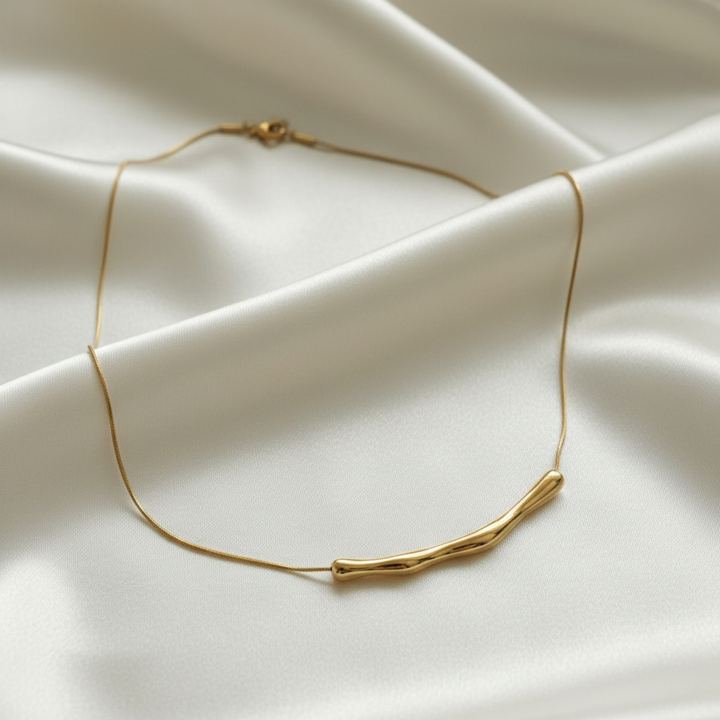 Wavy Bar Necklace