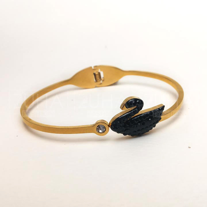 Elegant Stylish Design Golden Bracelet for Girls/Women
