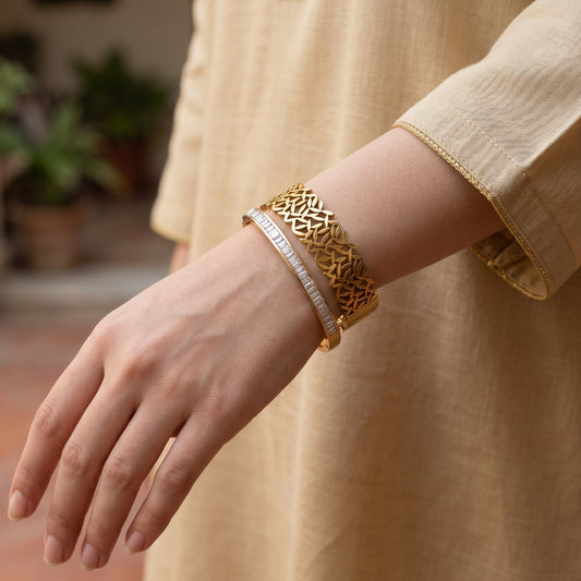 Hollow Leaf & Dimond Bangle | Stainless Steel