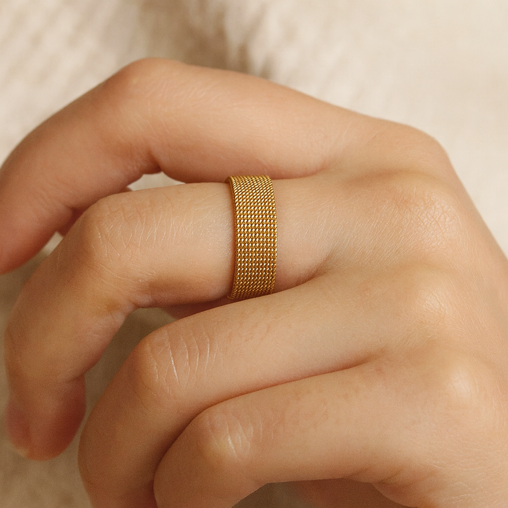 Comfortable Mesh Wave RING