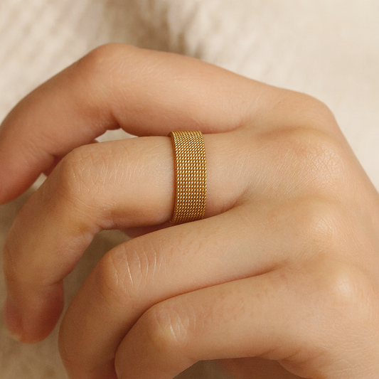 Comfortable Mesh Wave RING