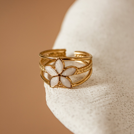 OPAL FLOWER RING