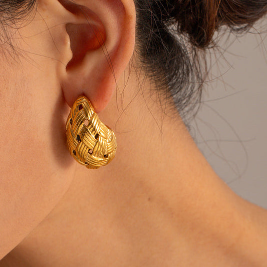 TEXTURE TEARDROP HOOPS