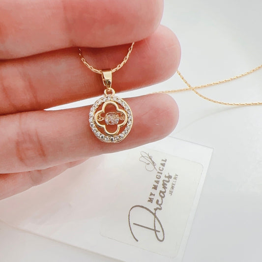 Luxurious Design Pendant Dancing Diamond