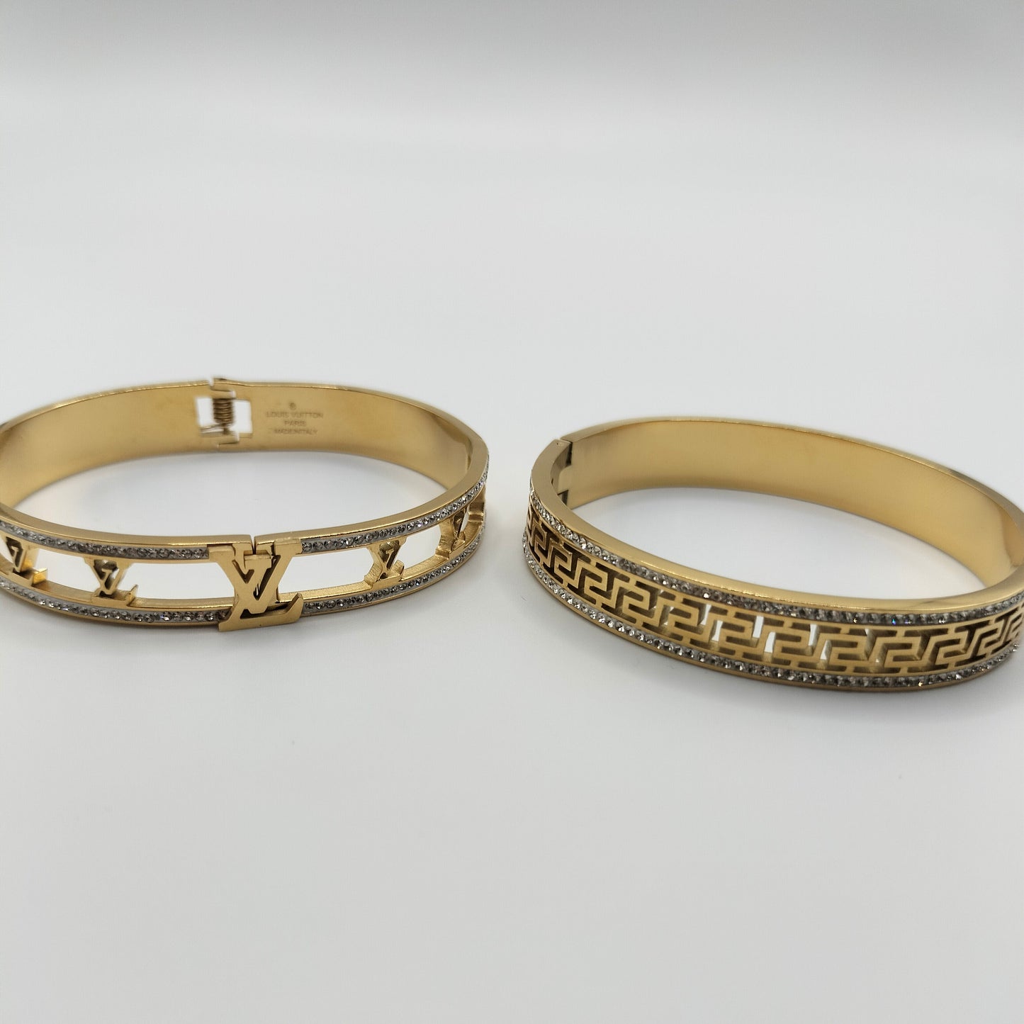 SET OF 2 BANGLES LV & VERSACE*