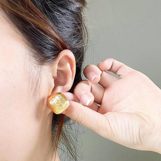 FRENCH STYLE SQUARE HOOPS