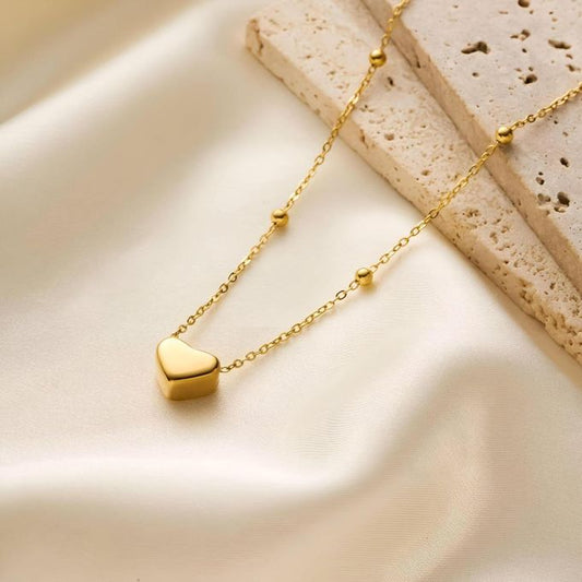 MINIMAL HEART NECKLACE
