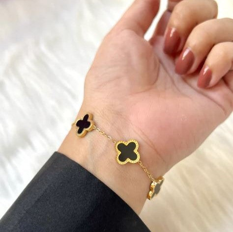 BLACK LEAF CLOVER BRACELET