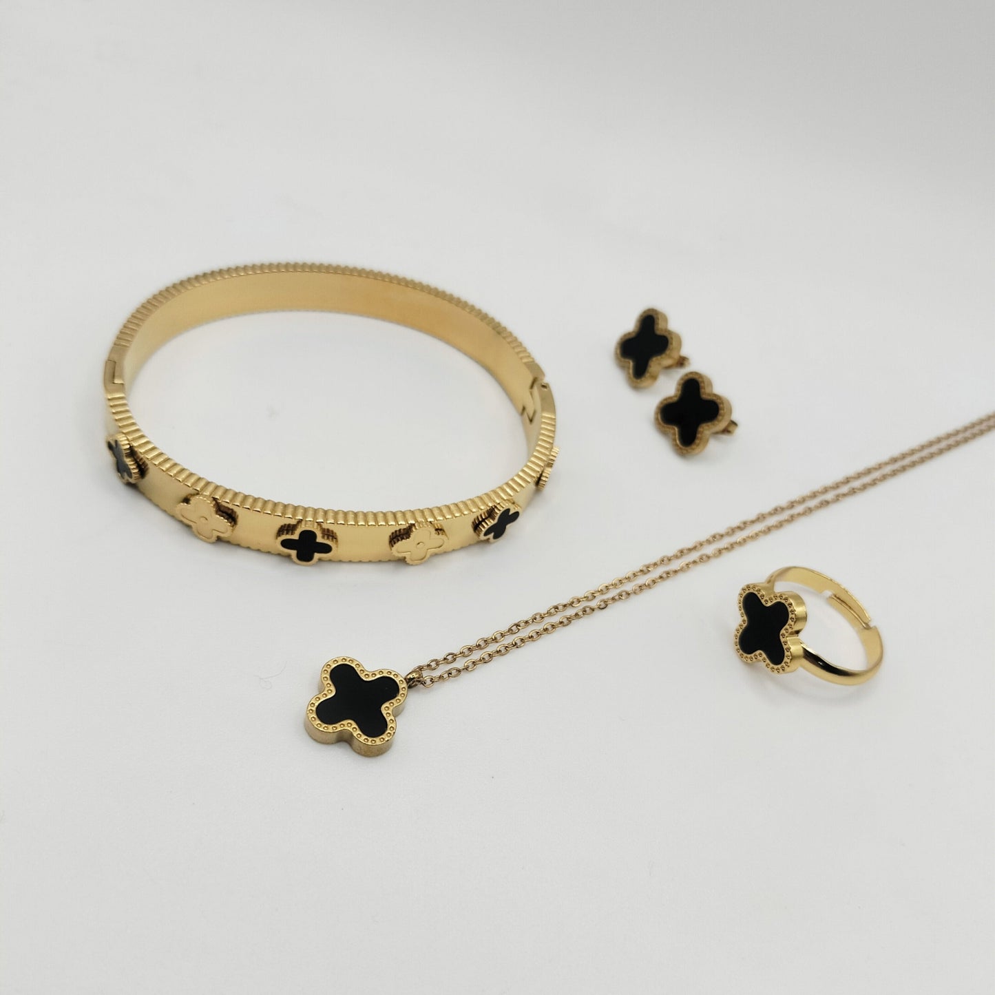 CLOVER SET WITH BANGLE & RING