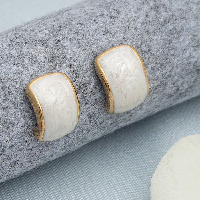 AVON HOOPS EARRINGD