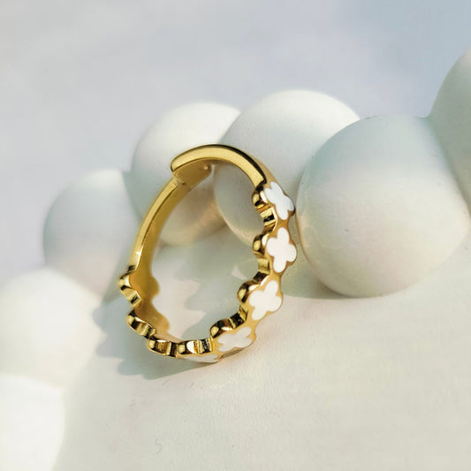 WHITE CLOVER  RING