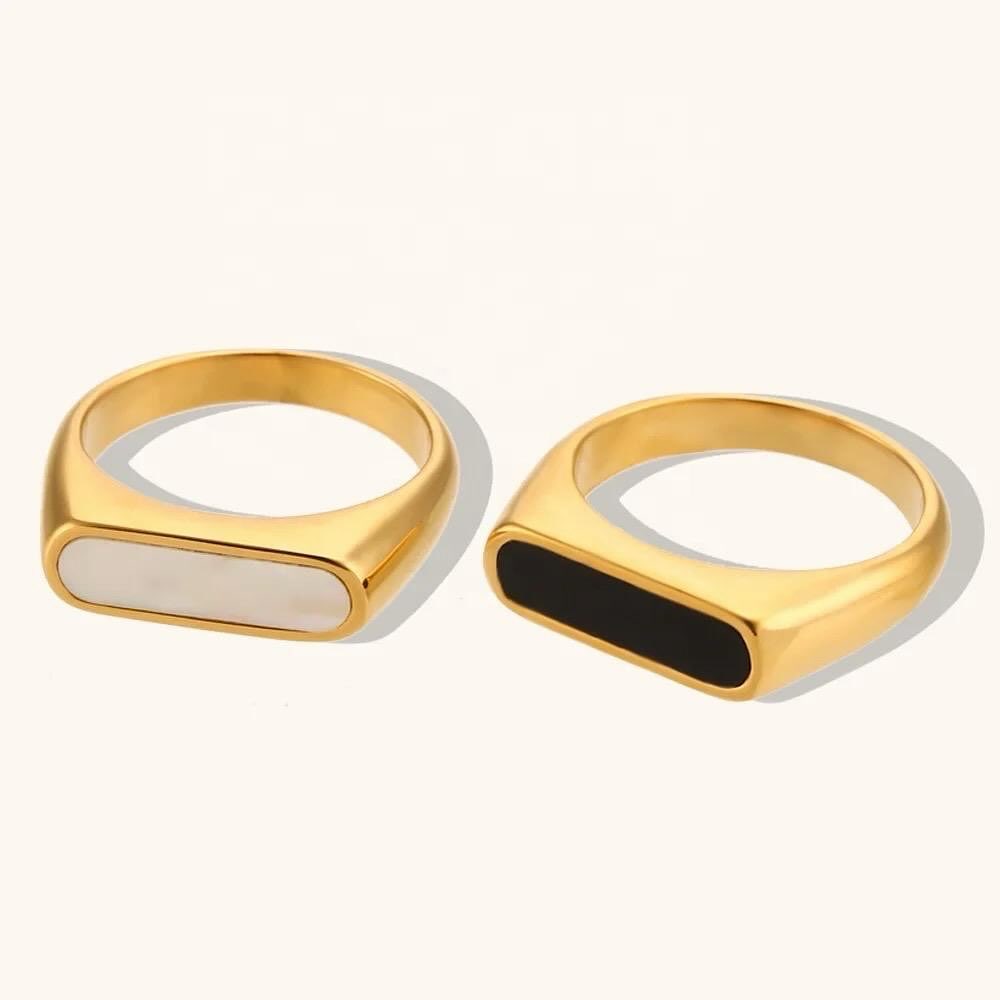 BLACK & WHITE EPOXY RING