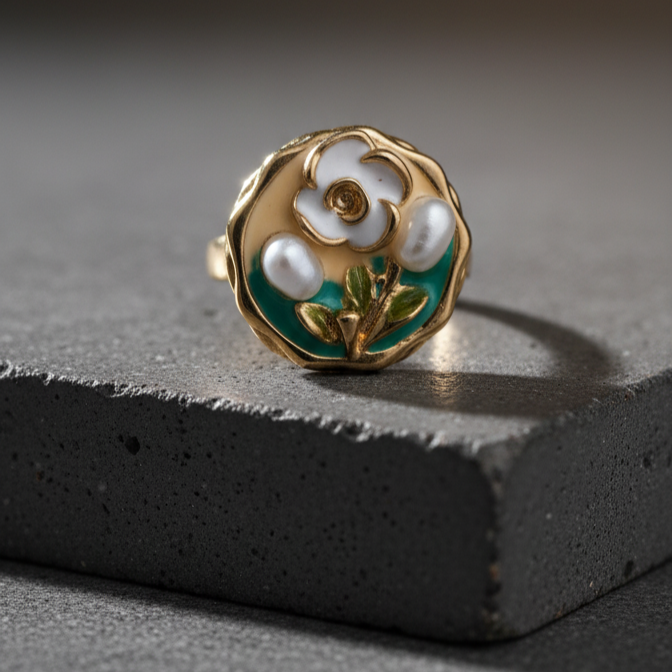 VINTAGE FLORAL PEARL RING