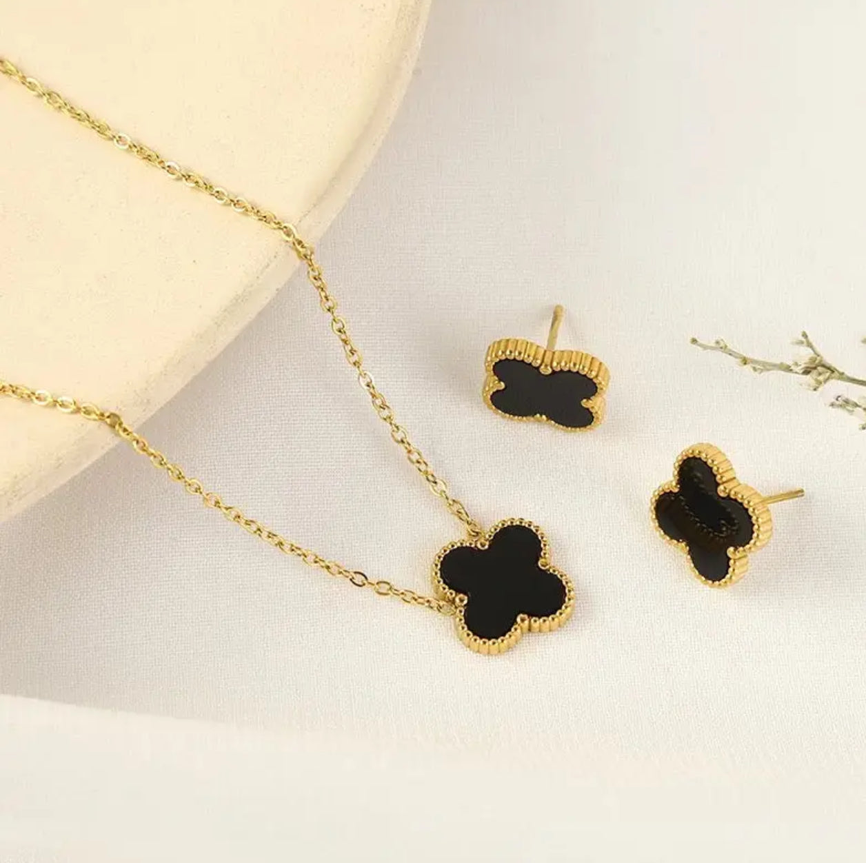 CLOVER SET WITH BANGLE & RING