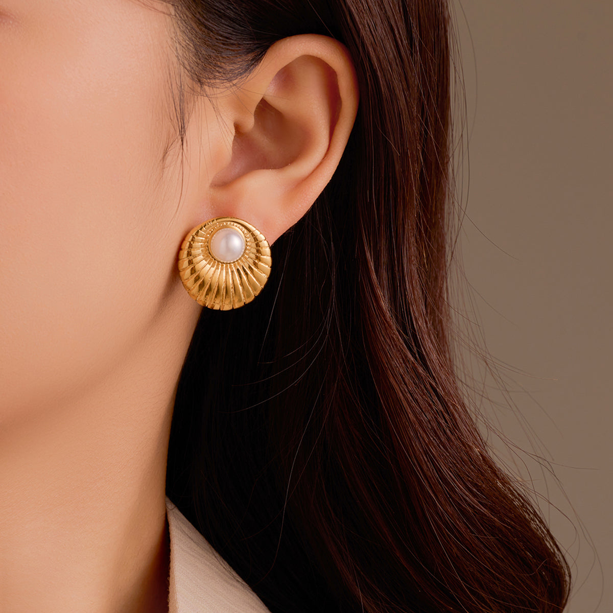NATURAL SHELL PEARL HOOPS