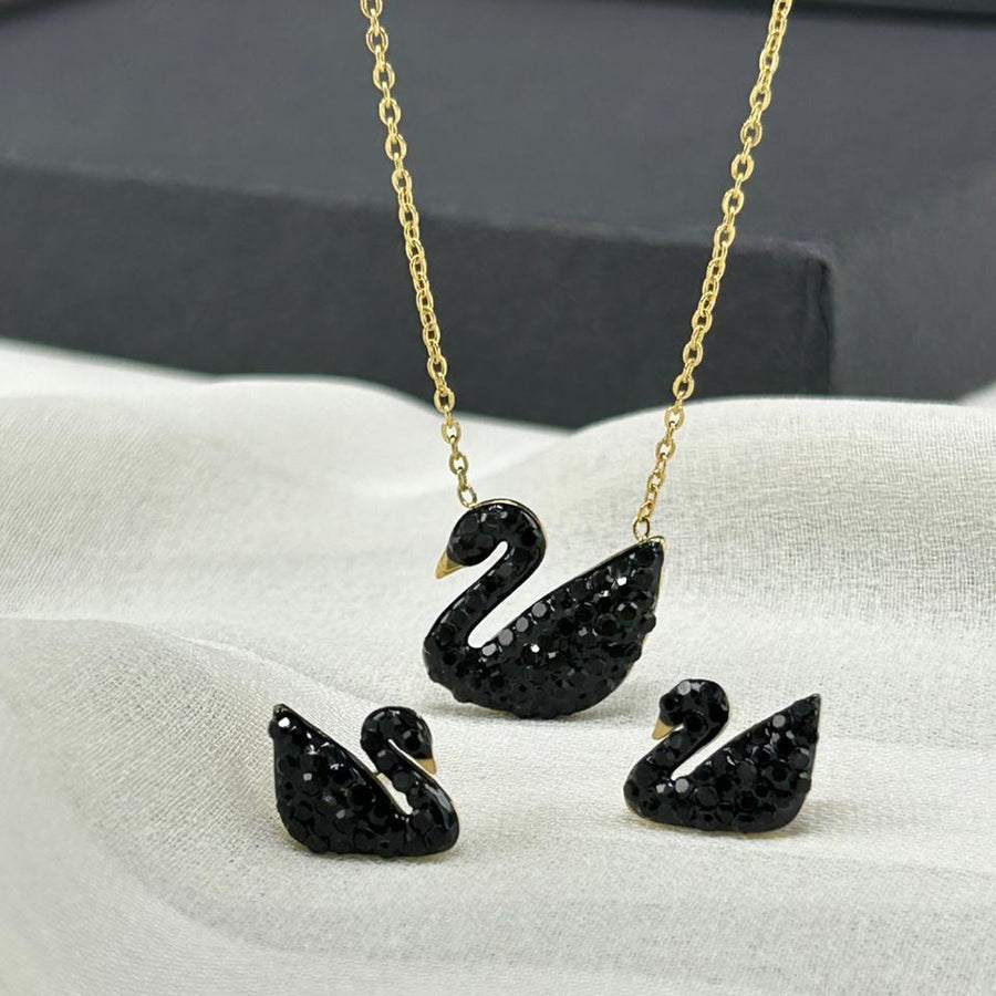 Black Swan Pendant Set