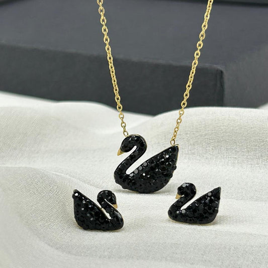 Black Swan Pendant Set