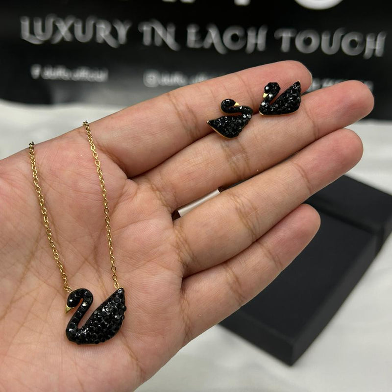 Black Swan Pendant Set