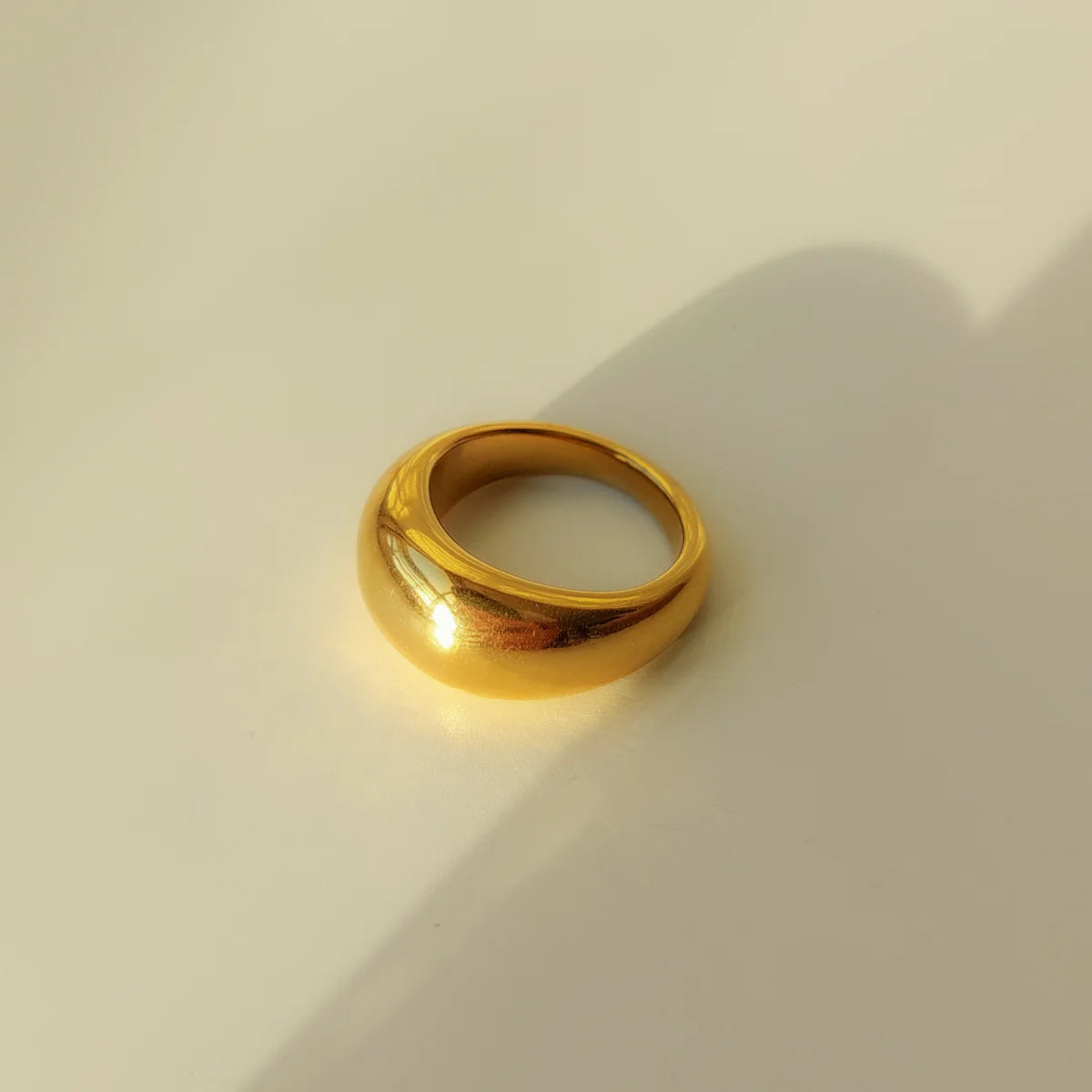 CROISSANT RING
