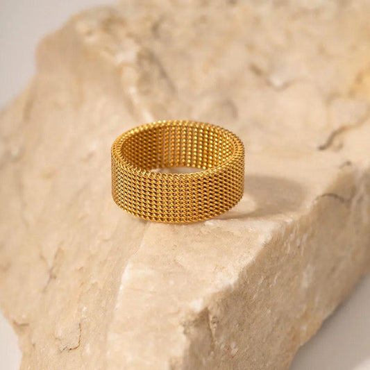 Comfortable Mesh Wave RING