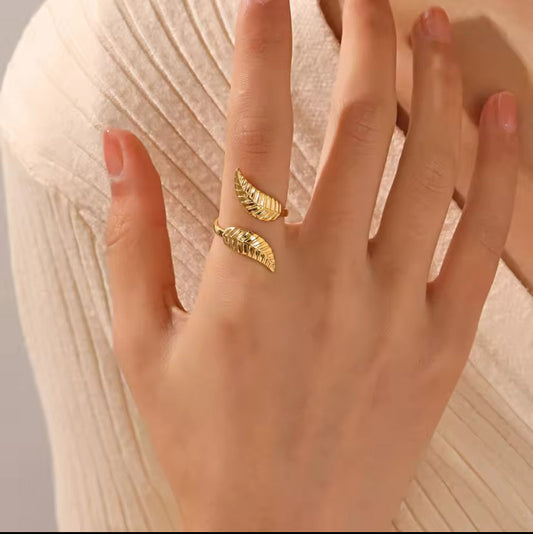 OPEN PALM RING