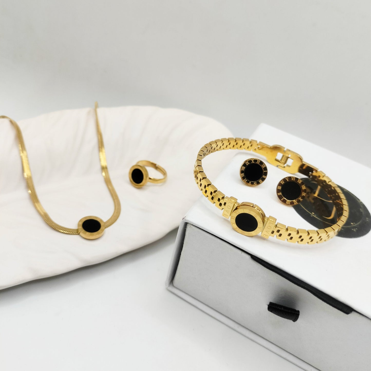 Stainless Steel Circle Of Elegance complete Set