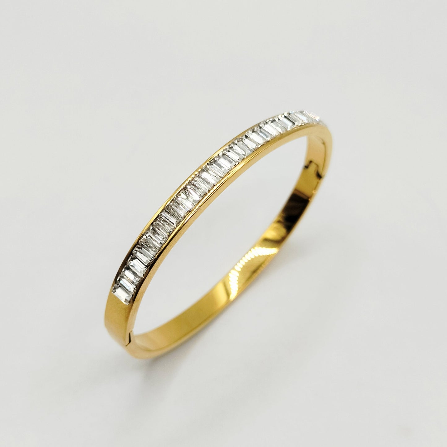 Deal Box Hollow Leaf & Dimond Bangle