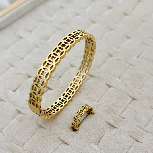 HOLLOW OVAL STAINLESS STEEL BANGLE & RING