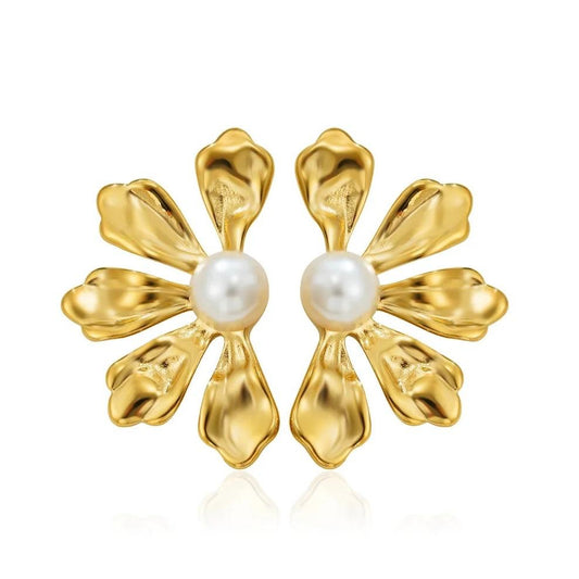 Aurelia Pearl Studs