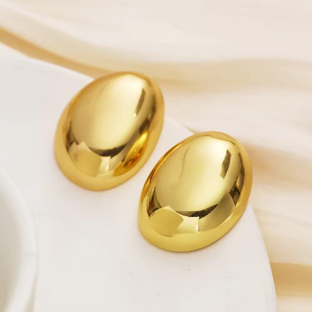 OVAL SHAPED EARRINGS