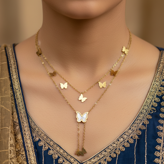 BLUTTERING ELEGANCE - PENDANT