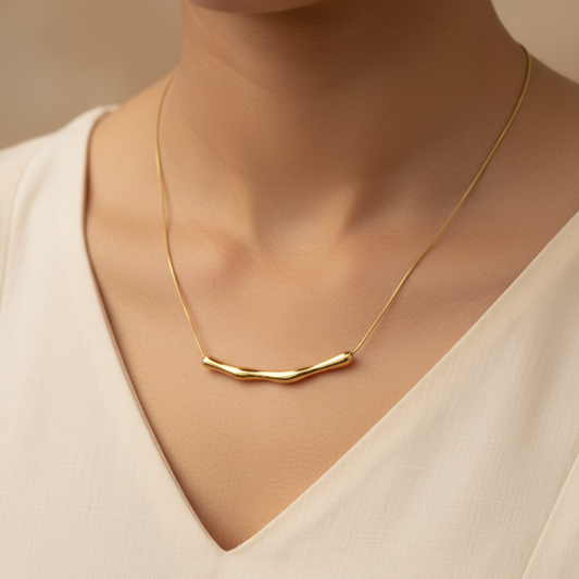 Wavy Bar Necklace