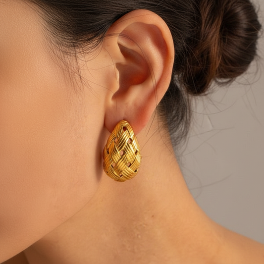 TEXTURE TEARDROP HOOPS