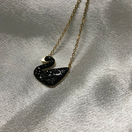 BLACK SWAN NECKLACE