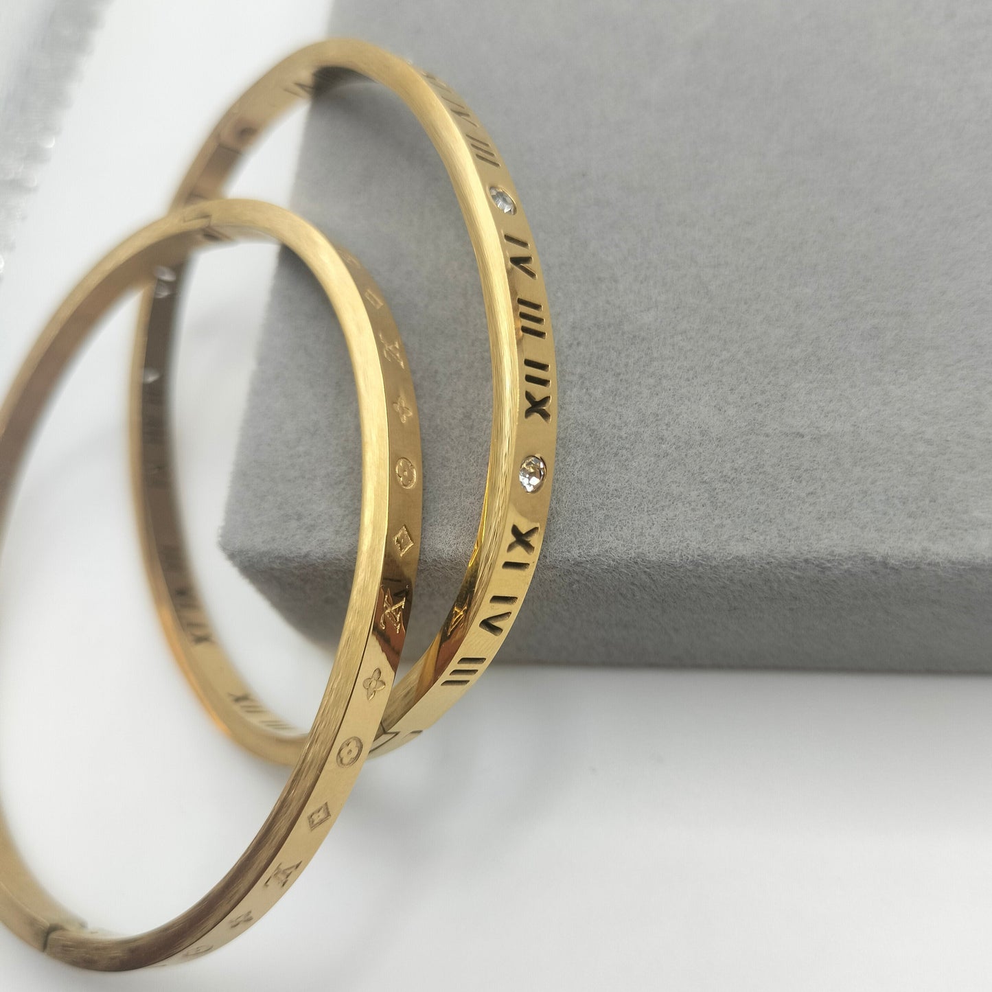 SET OF 2 STAINLESS STEEL PREMIUIM BANGLES