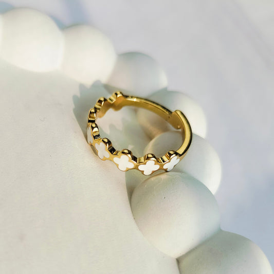 WHITE CLOVER  RING
