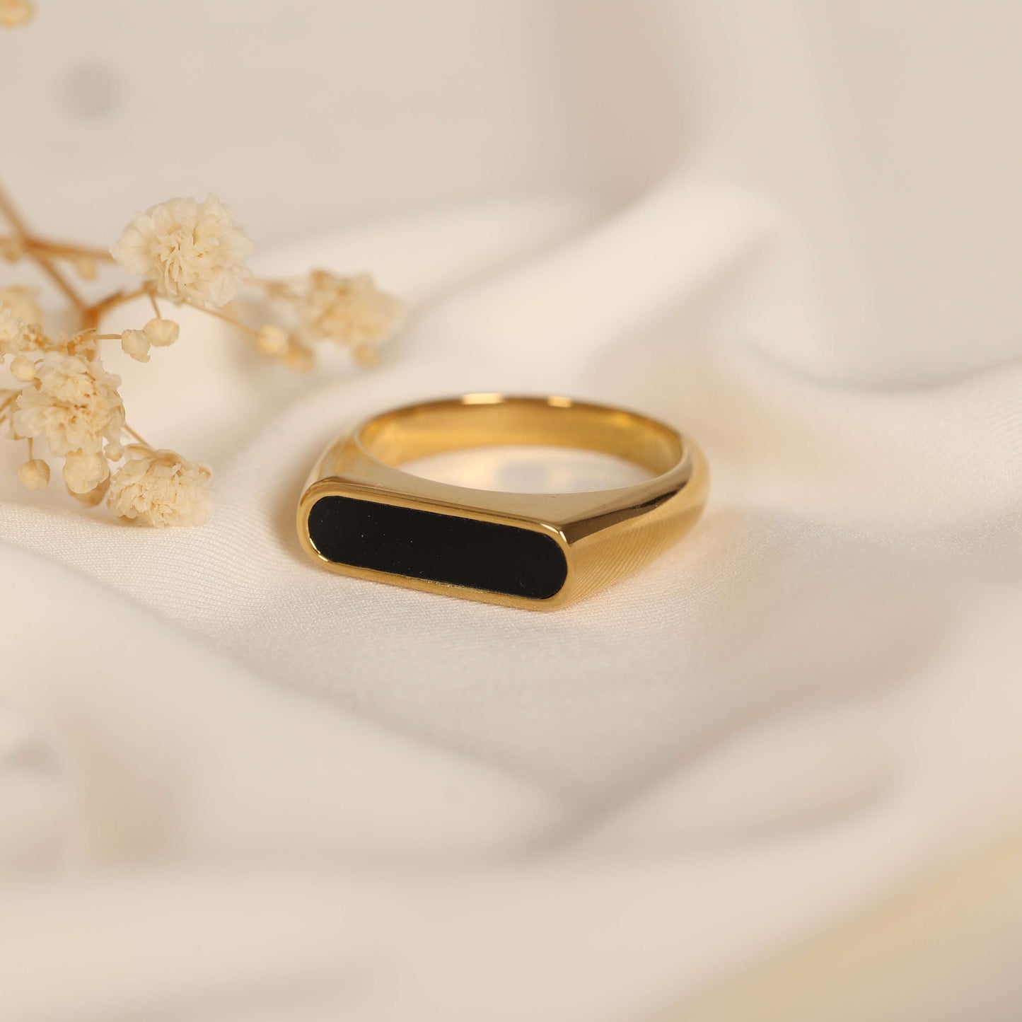BLACK & WHITE EPOXY RING