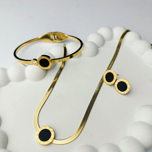 CIRCLE OF ELEGANCE SET WITH PREMIUIM BANGLE