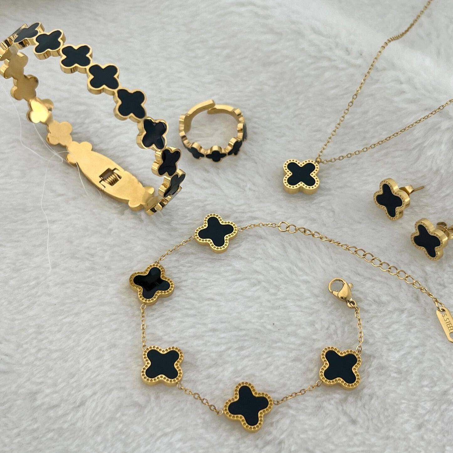Complete Clover Stainless Steel Set