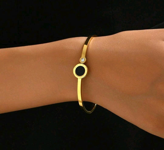 The Estee Bangle