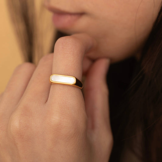 BLACK & WHITE EPOXY RING
